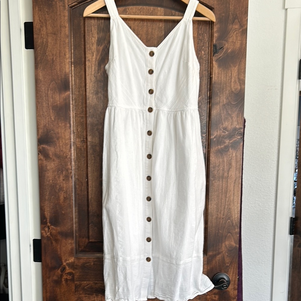 White Midi Sundress with V-neck and Sleeveless Design